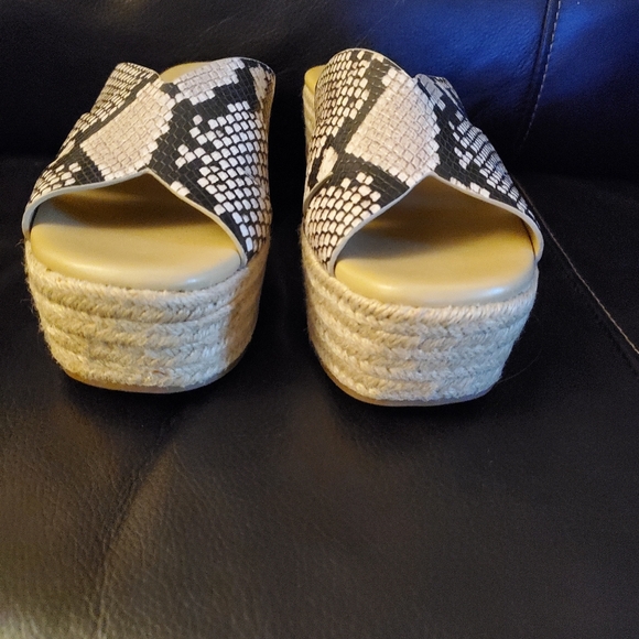 Nine West Platform Sandals size 6.5 EUC - Picture 2 of 5